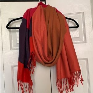 GAP scarf